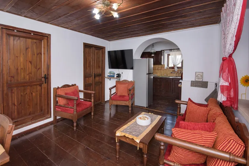 Gold King Apartment - Image 1