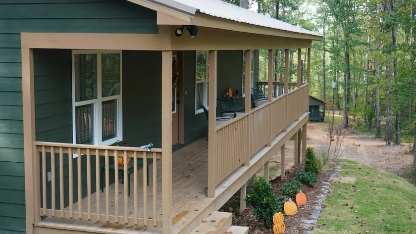 Cabin green # 3 - Image 1