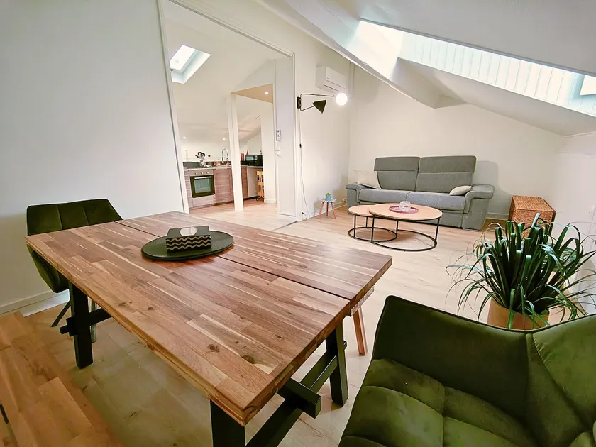 Modern and spacious 3 bedroom - Free parking - Image 1