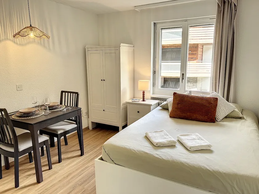 Central Zermatt studio for 2 with Matterhorn view, near lifts & restaurants - Image 1
