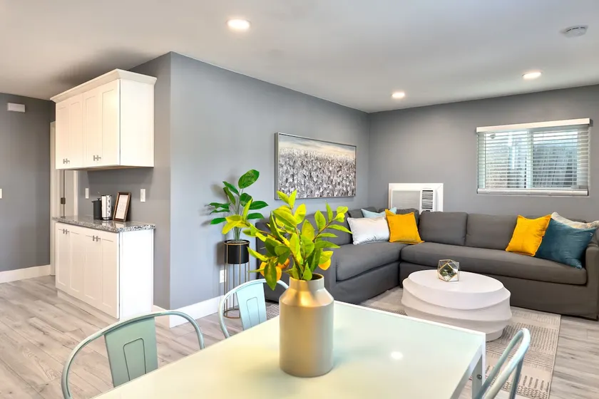 OV Farmhouse Retreat - Image 1