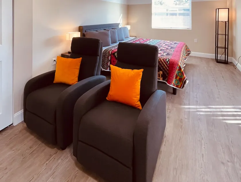 Fantastic Cute Studio Apartment - Image 1