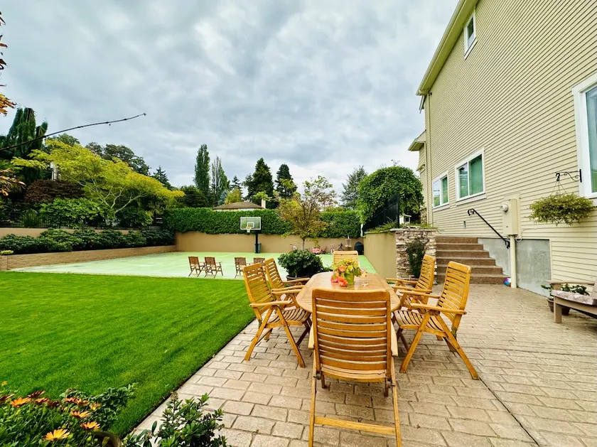 Eastside Gem with sports court! - Image 1