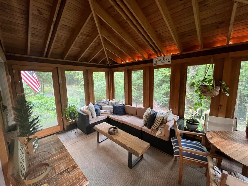 Squam/ Holderness , updated, 3 bd, AC, walk 2 town - Image 1