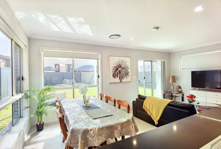 Delightful 2-level home in Bardia - Image 1