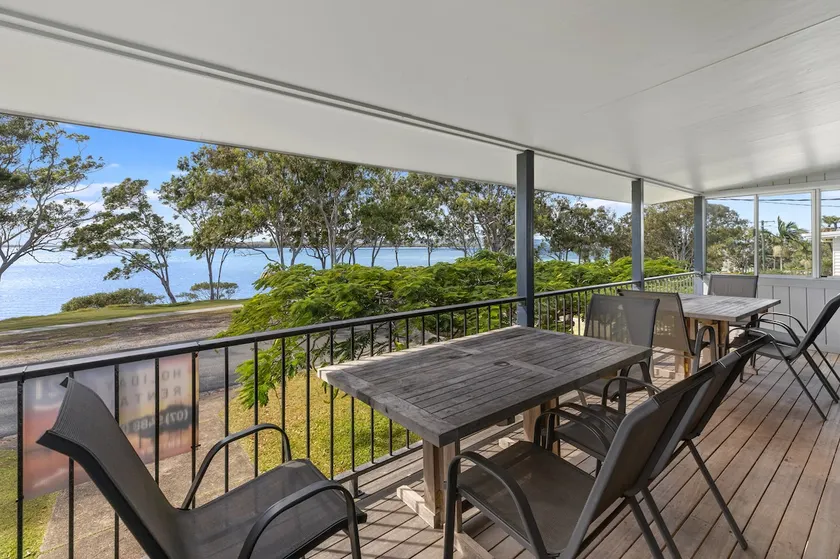 Beautiful views at Tin Can Bay - Image 1