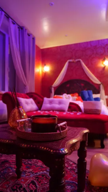*Le Rubis* Your Oriental cocoon - Image 1