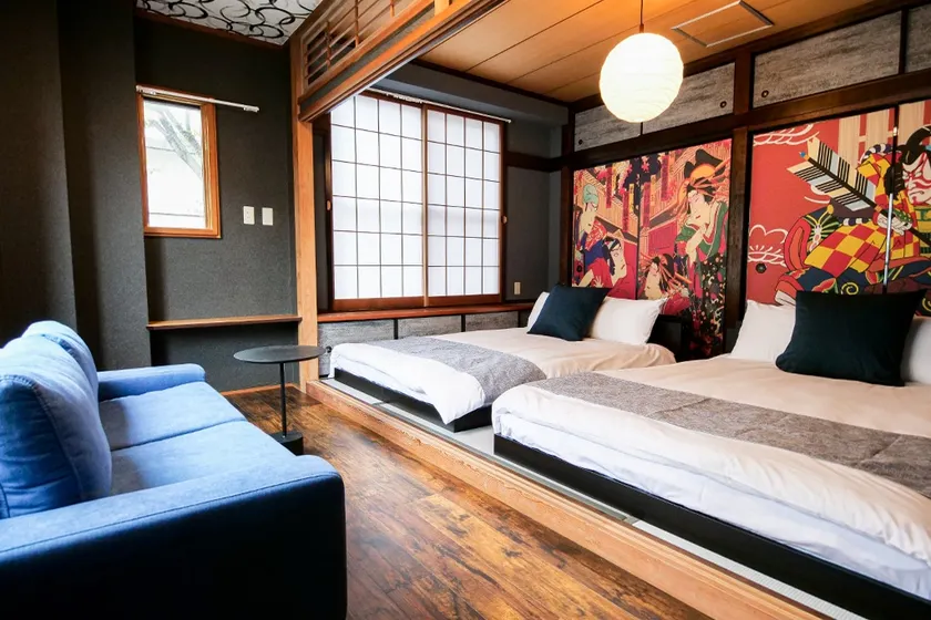 10 minutes to Shinjuku, 15 minutes to Shibuya, Free high-speed WiFi, Modern Japanese-style room - Image 1