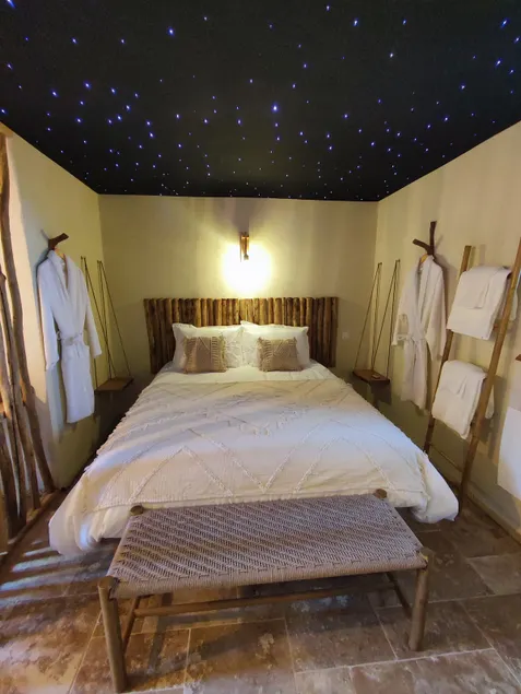 The starry nest (cottage and spa) - Image 1
