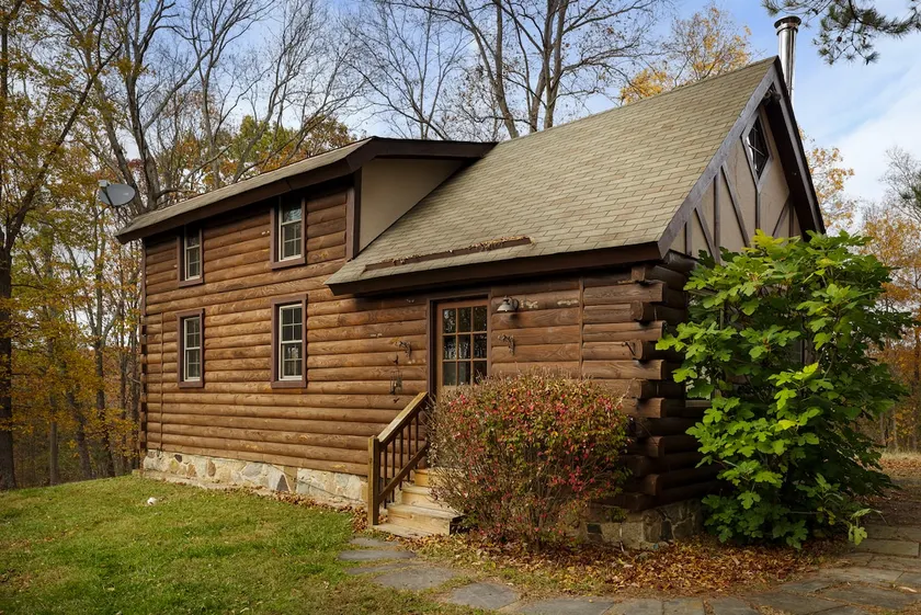 25 Minutes to Horse Show | The Serenity Cabin - Image 1