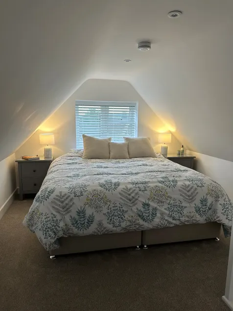 The Lodge, A Cosy Cotswold Retreat - Image 1