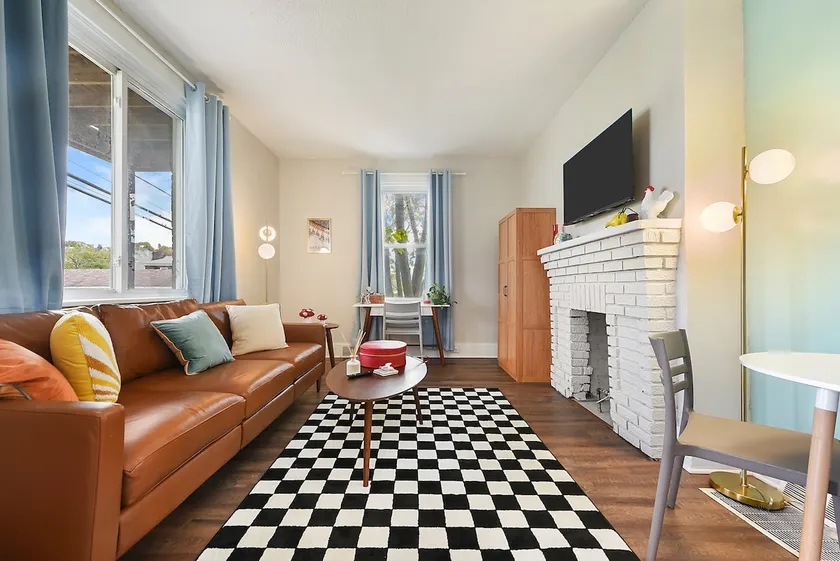 Off-street Parking | Retro 1-bed | Great Area - Image 1