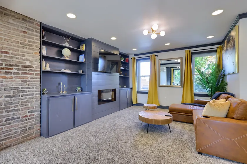 Modern Apt by Train Station | Downtown Lancaster - Image 1