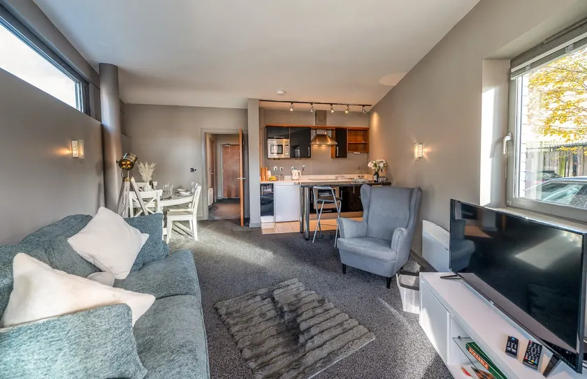 Stylish apartment close to Shrewsbury town centre - Image 1