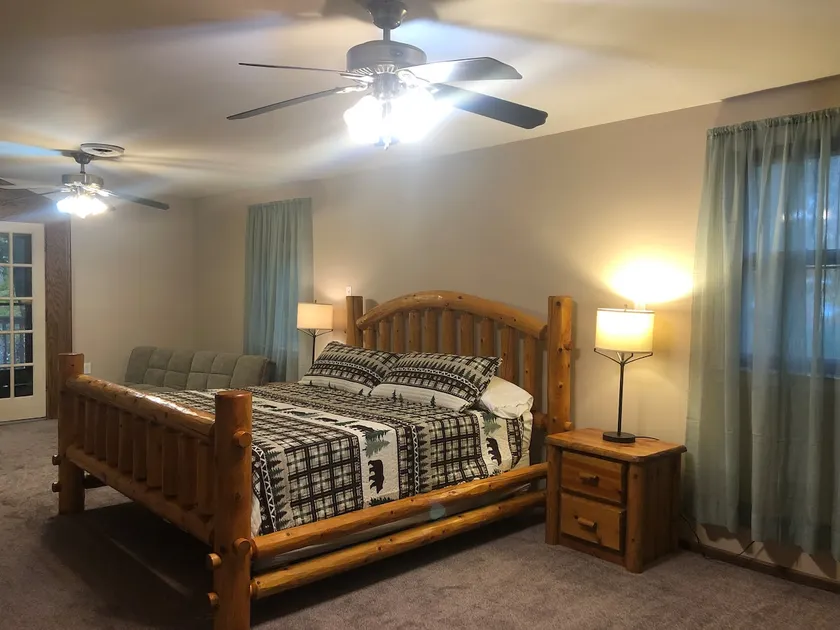 Riverview Retreat- Engler’s Escape - Image 1