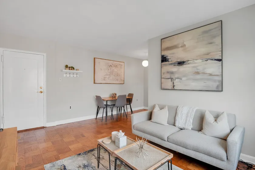 1BR Central APT - minutes to DC! - Image 1