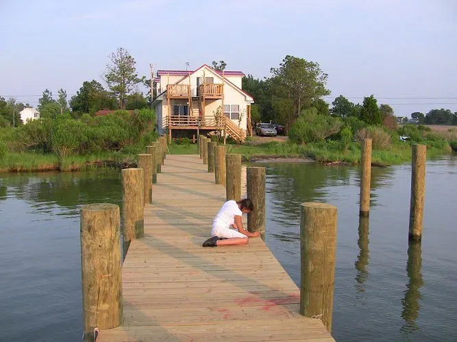 Waterfront island retreat - Image 1
