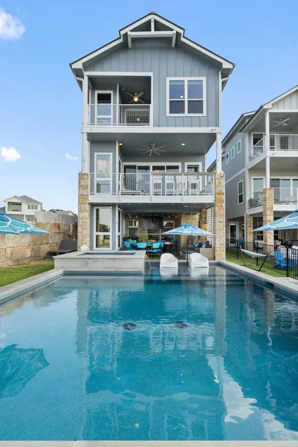 Xanadu Waterfront with Pool, Elevator, Boat Slip - Image 1