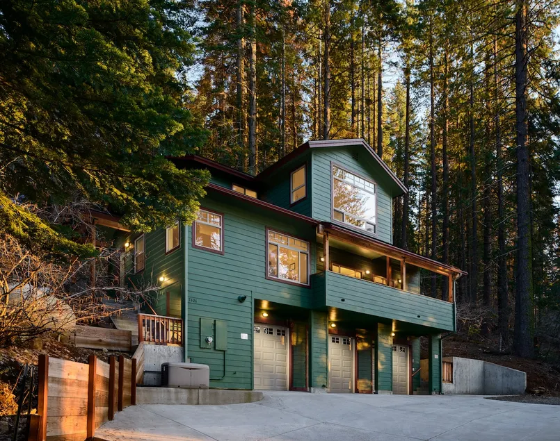Centrally Located Inside Yosemite's Gates! - Image 1