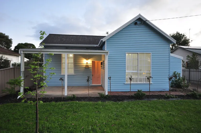 Blue Wren Cottage - Image 1