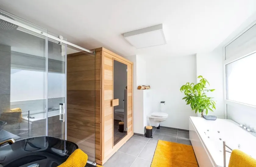 Beautiful studio. - Image 1