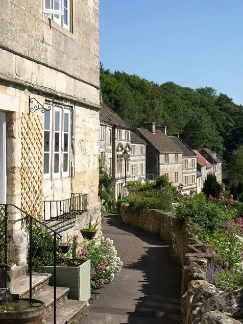 Boutique, weaver’s cottage. Views - Image 1