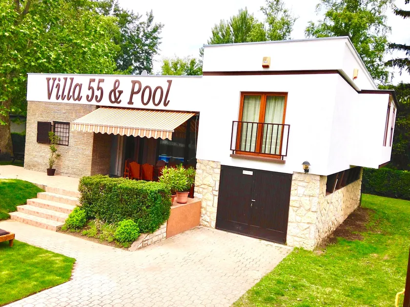 Villa 55 & Pool - Siófok - Image 1