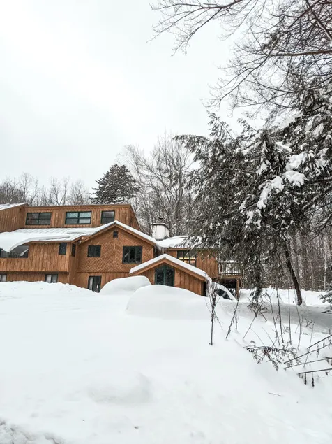 SnowArts, Wood Burning fireplace, Close to slopes - Image 1
