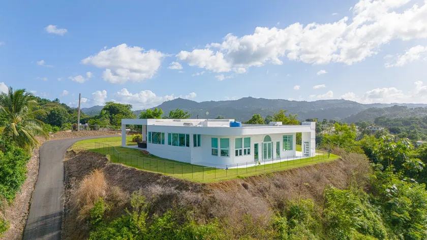 Cassablanca On The Hill: Pool & Amazing Views - Image 1