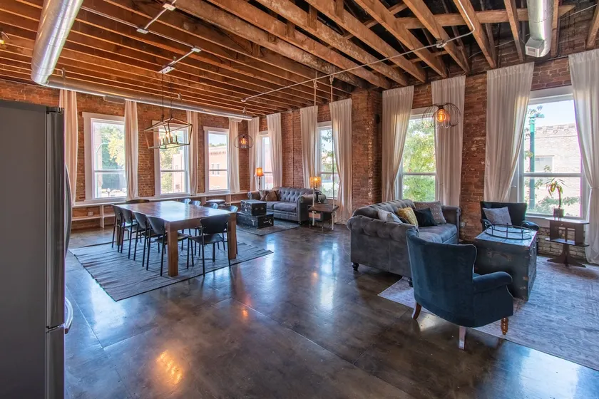 Penthouse Perch Downtown Loft - Image 1