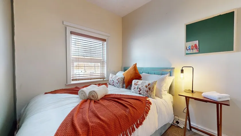 Cosy Northwich home, sleeps 5 by restfully - Image 1