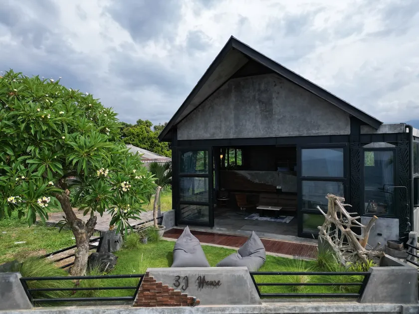 EJ House - Image 1