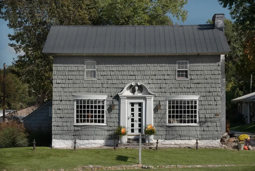 Historic Weaver House of Ozark - Image 1