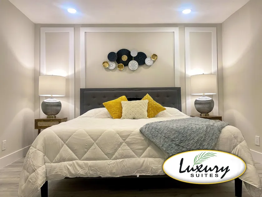 Luxury, Private Suite, King Bed. Near Beaches/PGA - Image 1