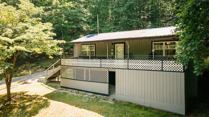 Farmhouse Cottage! Peaceful Mountain Getaway - Image 1