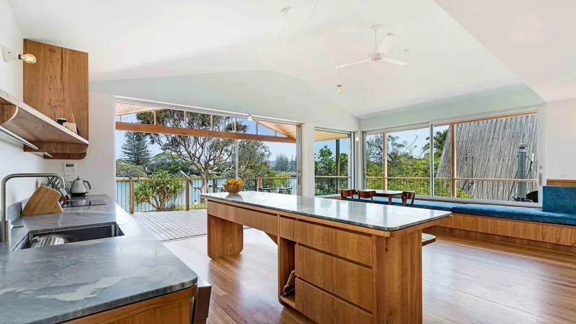 Absolute waterfront, 3 story beach house. - Image 1