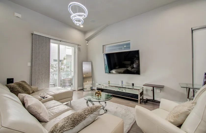 Luxurious Med Cntr/NRG Townhome - Image 1