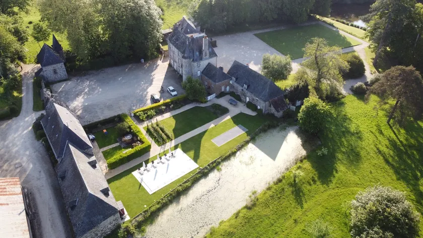 The Domaine de la Cour lodgings, sleeps 20 - Image 1