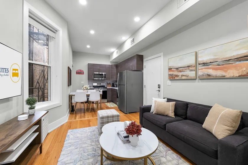 Beautiful Remodel in Sought After Wrigleyville - Image 1