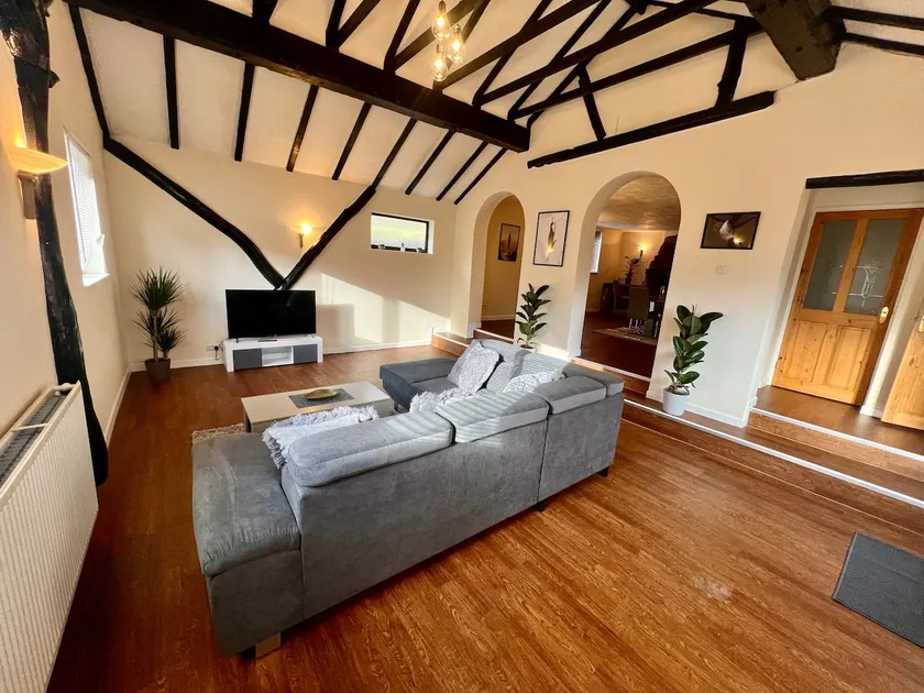 Nicko’s Cowbridge Cottage - Image 1