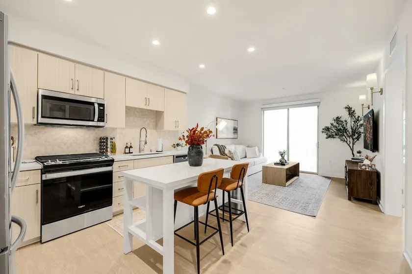 Cozy 1 Bedroom 1 Bathroom Retreat in Irvine - Image 1