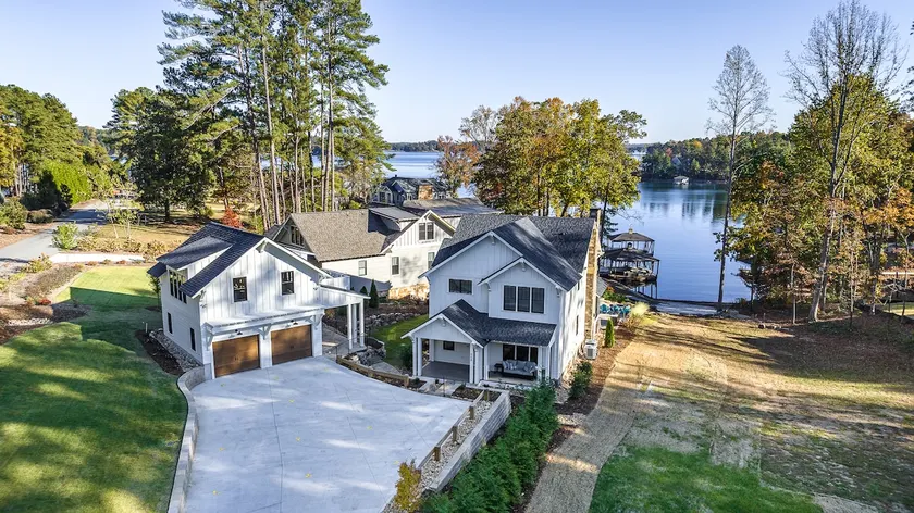 Sunrise Cove Lakeside Cottage - Newly built. - Image 1