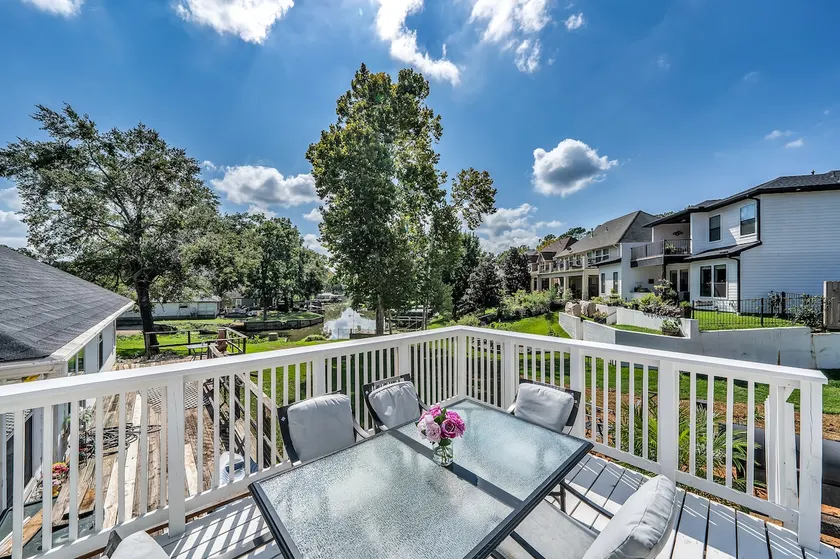 Unwind on the deck - steps from the Lake! - Image 1