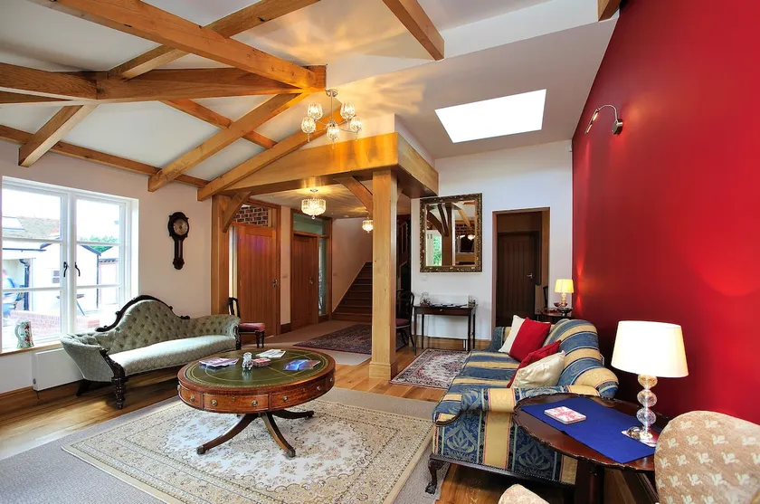 Spacious & Cosy Country Coach House - Image 1