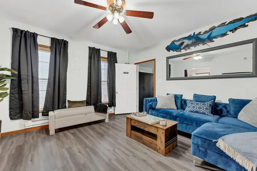 Shark-House - Image 1