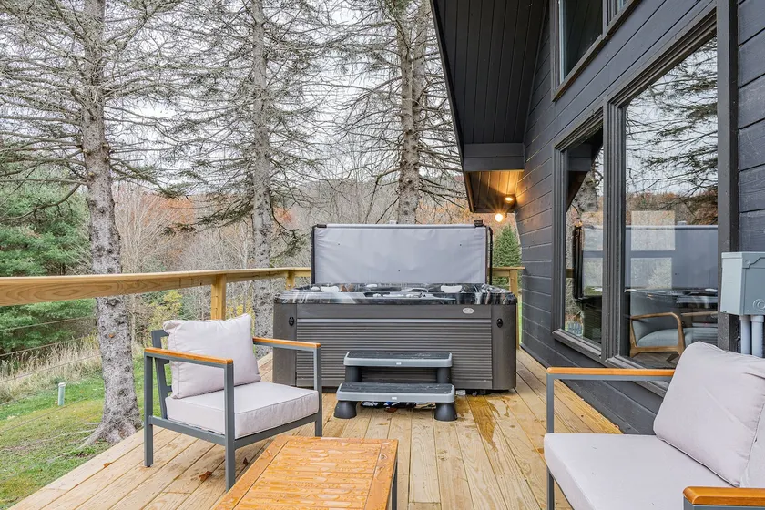 5 Min to Skiing | Hot Tub | Fire Pit | Pool Table - Image 1