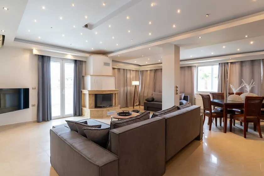 Superior three bedroom villa - Image 1