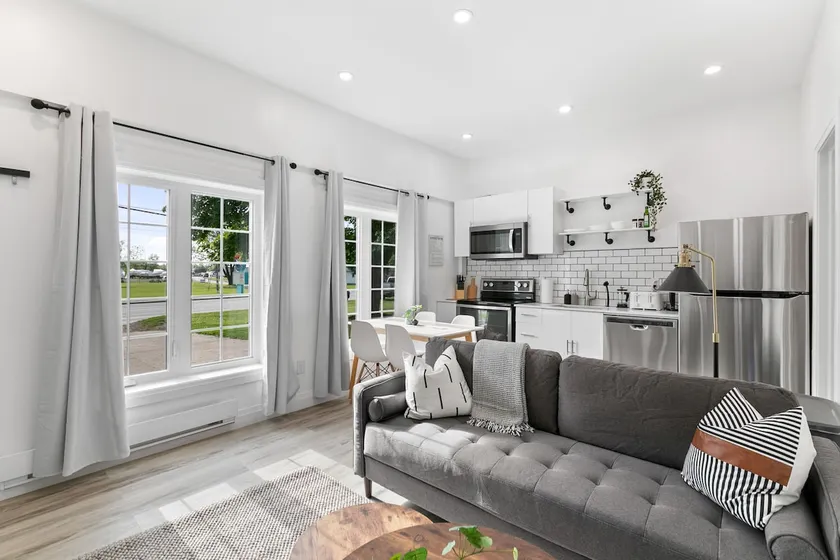 Modern 1BR Guesthouse | Near Marina & Golf - Image 1