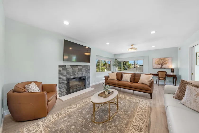 Family Hilltop Home w/ Views - Image 1