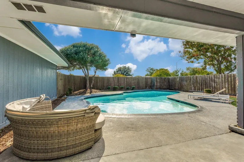 Hot Tub, Heated Pool, PS5, Game Room, Sleeps 15 - Image 1
